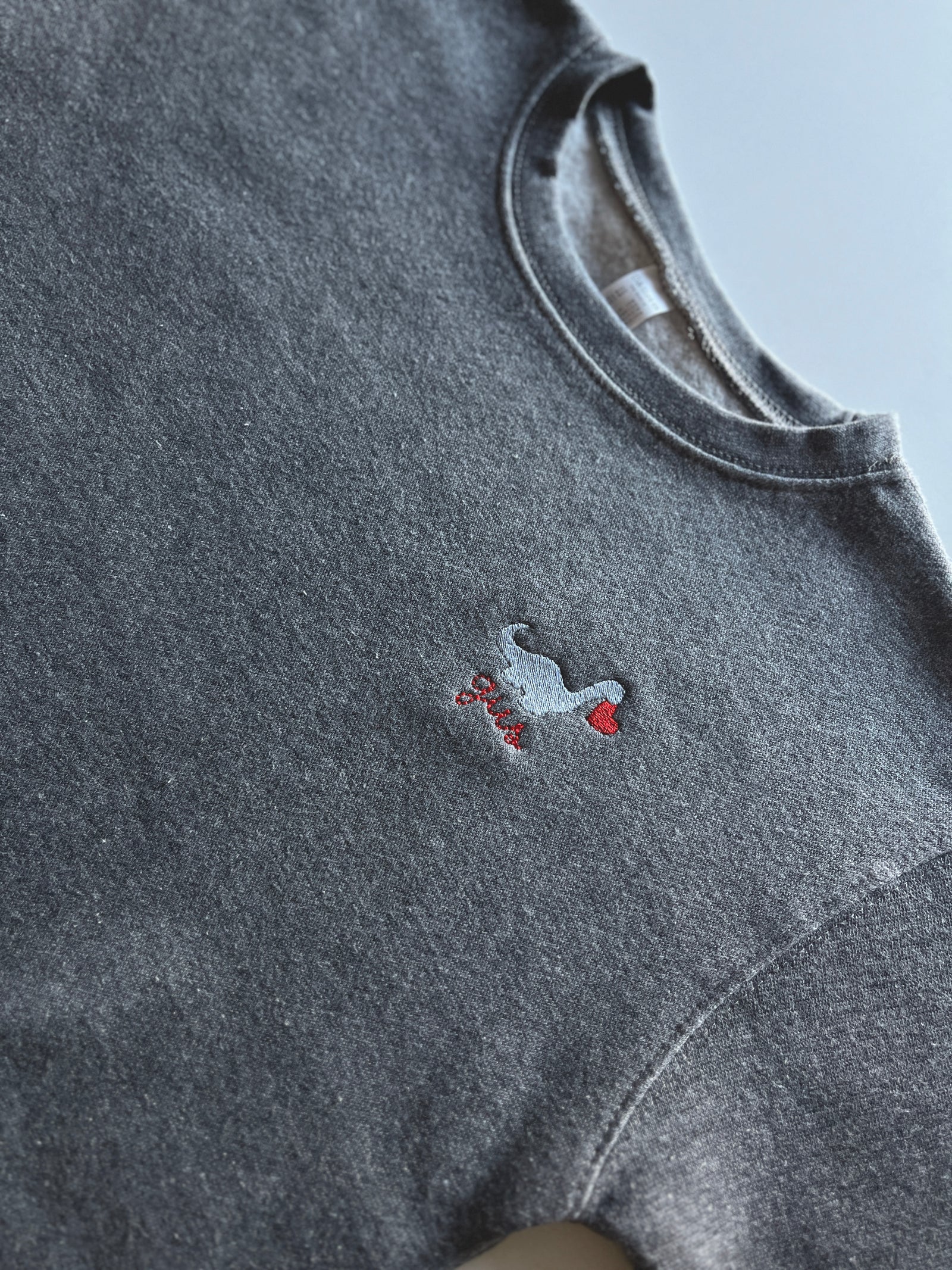 Kids Dino Heart crewneck – personalized and embroidered