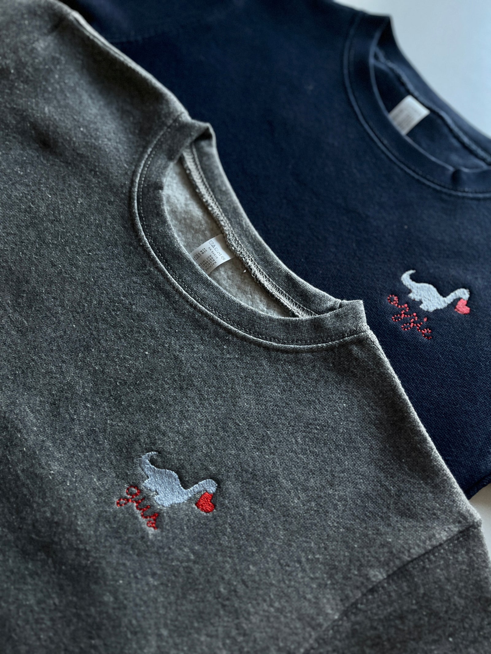 Kids Dino Heart crewneck – personalized and embroidered