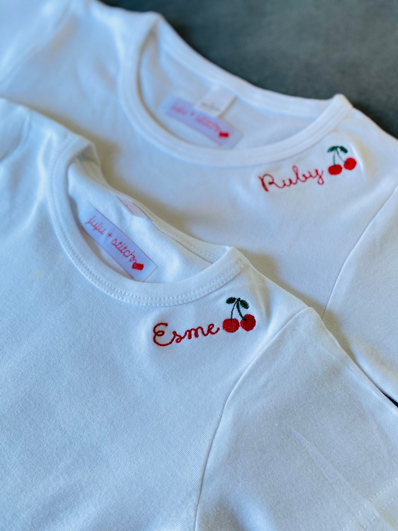 Personalized cotton shortsleeve dress with embroidery for baby and little kid.